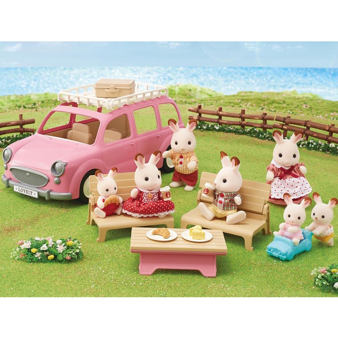 Calico Critters Family Picnic Van