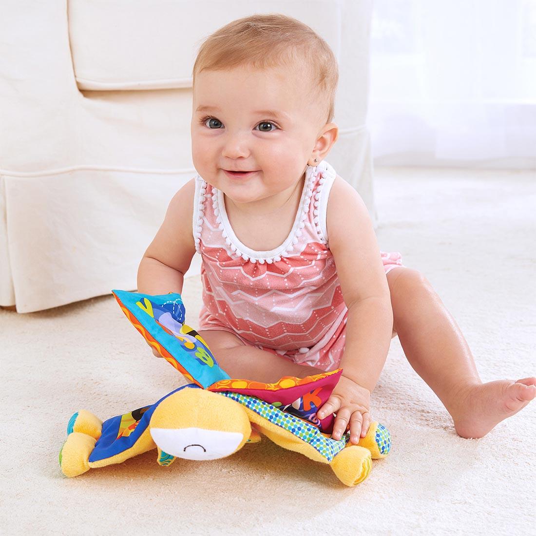 Farm Friends Crinkle Book United Art & Education