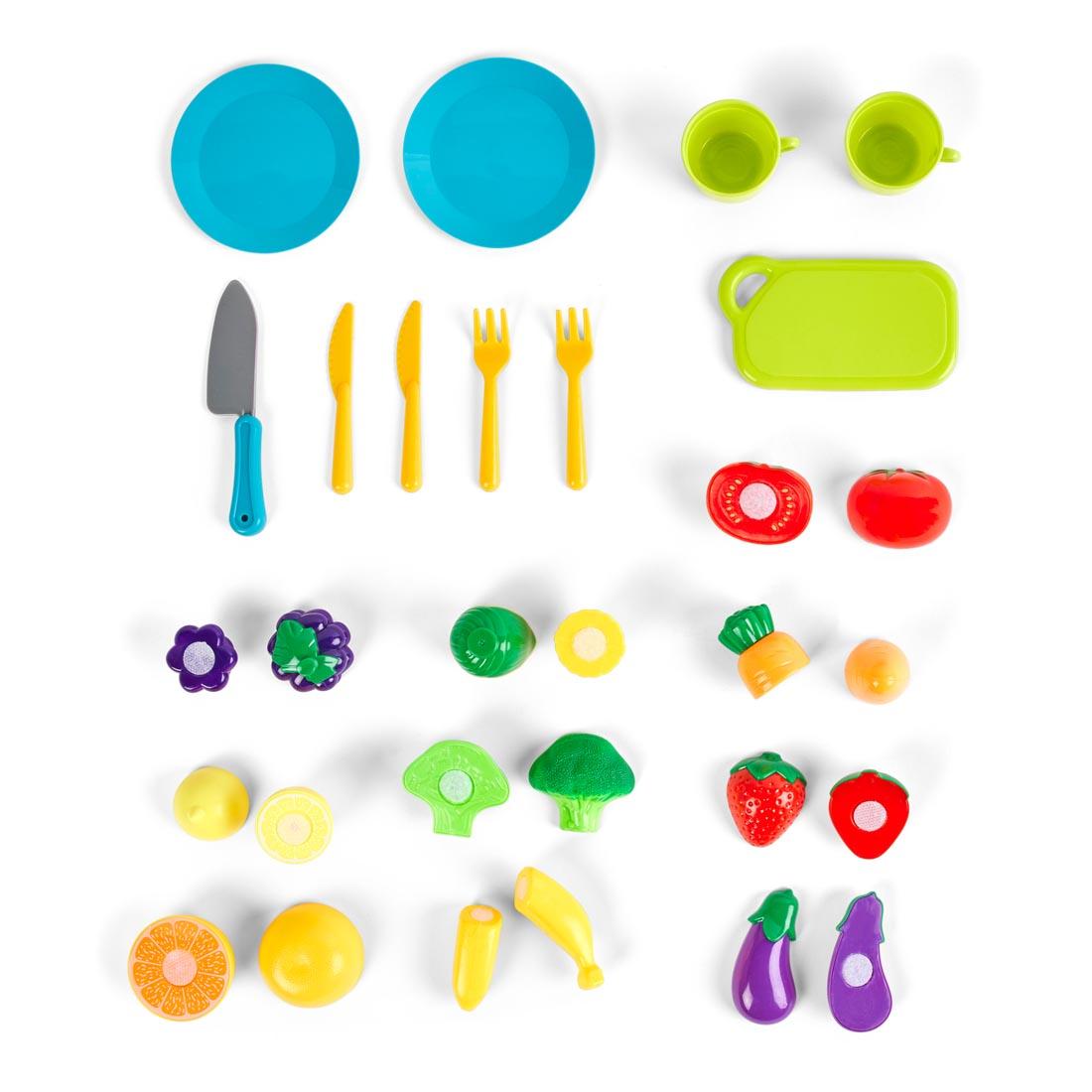 play food and dishes from the Slice 'N Play Shopping Set By Kidoozie